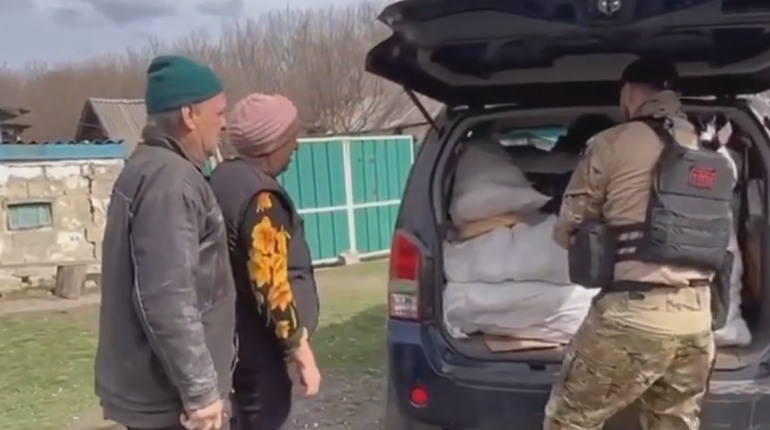 В деокуповані села Сватівщини привезли гуманітарку. Що отримали місцеві