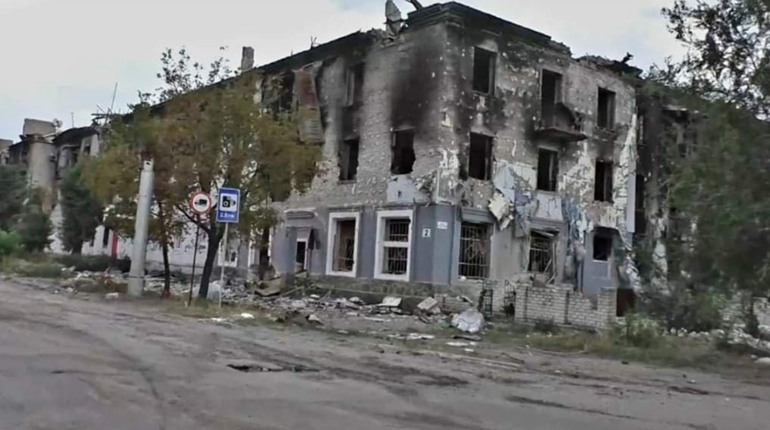 Не маючи успіхів на фронті, окупанти посилюють атаки на населення Луганщини