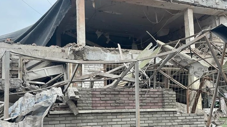 Курахівську громаду 3 березня обстріляв ворог. Постраждали торгівельний комплекс, лікарня та пошта