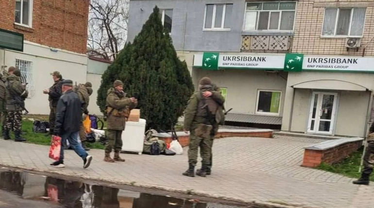 У Каховці окупанти продовжують операцію “евакуація”