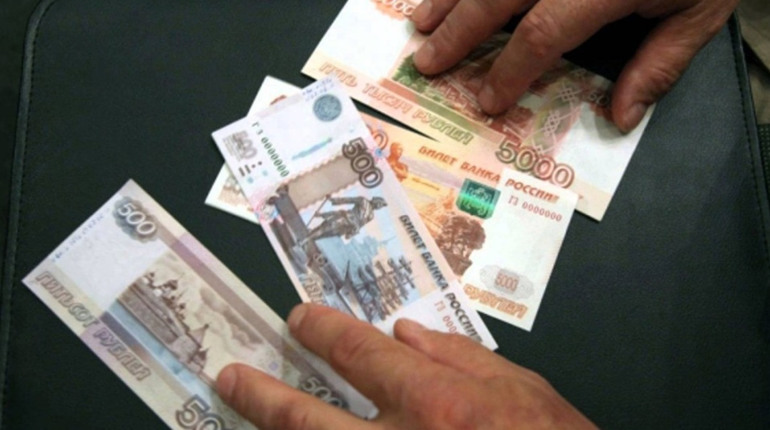 Окупаційні чиновники мають подвійну зарплату
