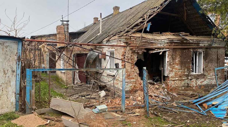 Денний обстріл Нікополя: без жертв, проте є руйнування