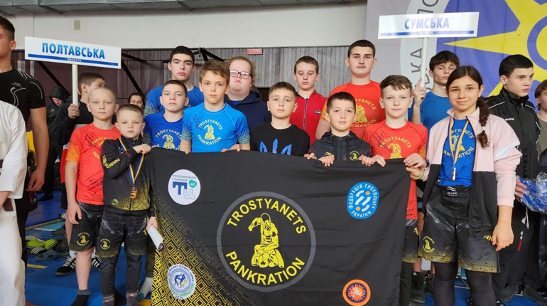 Тростянчани яскраво показали себе на Чемпіонаті України з козацького двобою та завоювали 24 медалі