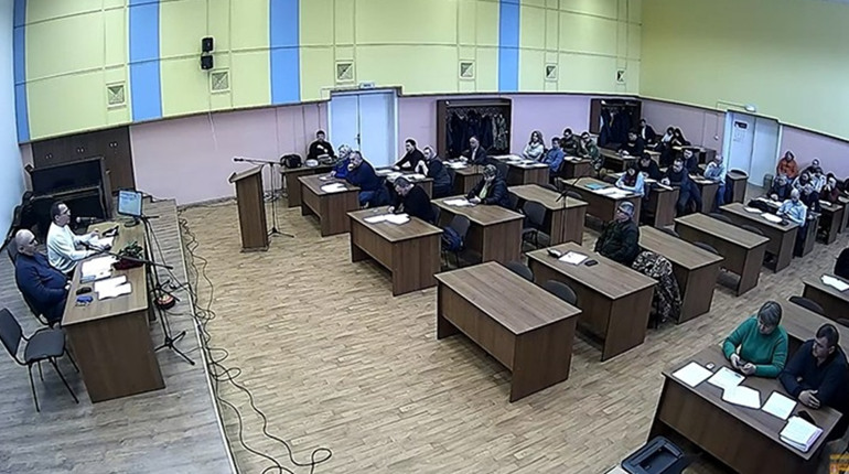 25 депутатів Старокостянтинівської міської ради підтримали звернення про заборону діяльності УПЦ мп