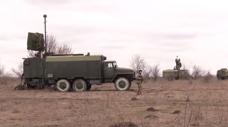 Доліталися. На Луганщині українські прикордонники збили два російські дрони