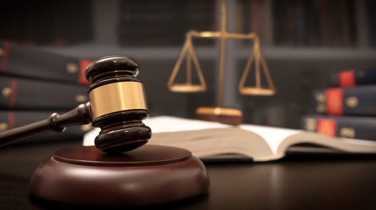 Мешканка Добропілля розповсюджували дані про українських військових. Що їй загрожує