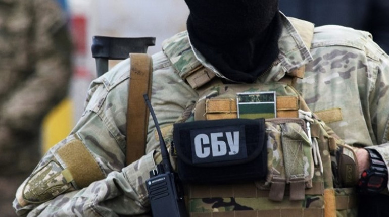 Брав "відкати" за ввезення готівки в Україну: СБУ затримала інспектора Одеської митниці