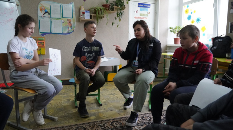 Психологи «Людина в біді» вчили учнів Білківської школи, як зберегти психічне здоров'я під час війни