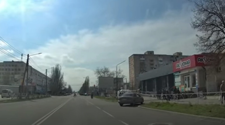 У Новій Каховці окупанти мародерять у офісах