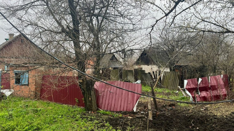 Курахівську громаду 12 квітня тричі обстріляли. Пошкоджено більше 20 будинків