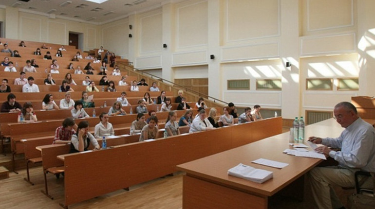 Випускники з окупованої Херсонщини можуть претендувати на безплатне навчання у ВНЗ