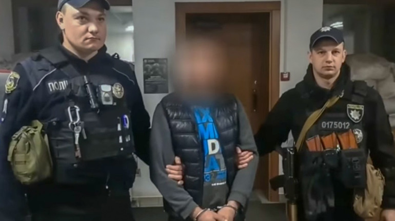 Рубав родичів сокирою: криваві розбірки в Запрудді на Рокитнянщині