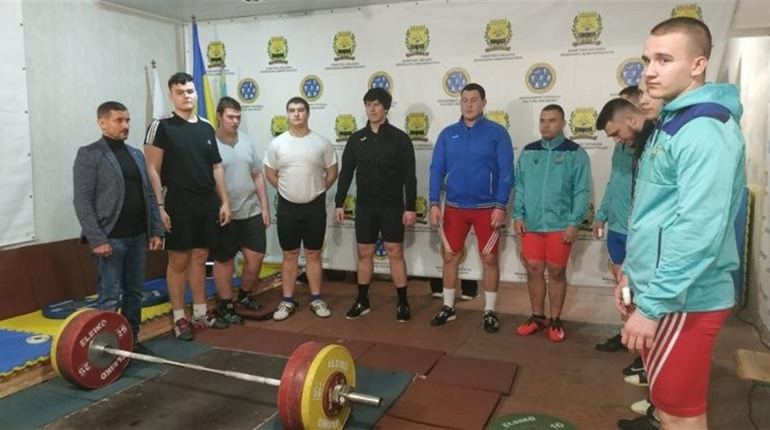Добропільські важкоатлети привезли медалі з обласного чемпіонату. Які місця посіли