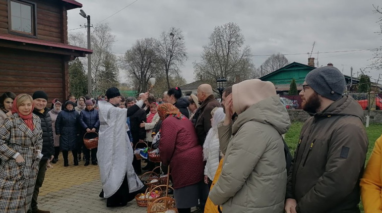 У Гадячі освячували великодні кошики