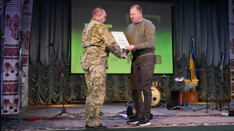 117-та бригада територіальної оборони відсвяткувала ювілей: військових привітали у Тростянці
