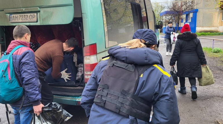 Через небезпеку Торецьку громаду продовжують покидати цивільні: серед екакуйованих троє дітей