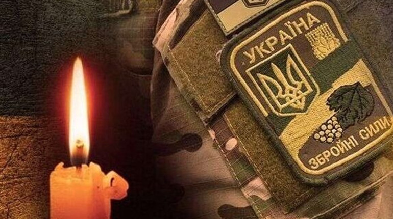 На війні загинув старокостянтинівець. Мама береже букет від сина і досі не вірить у те, що сталося
