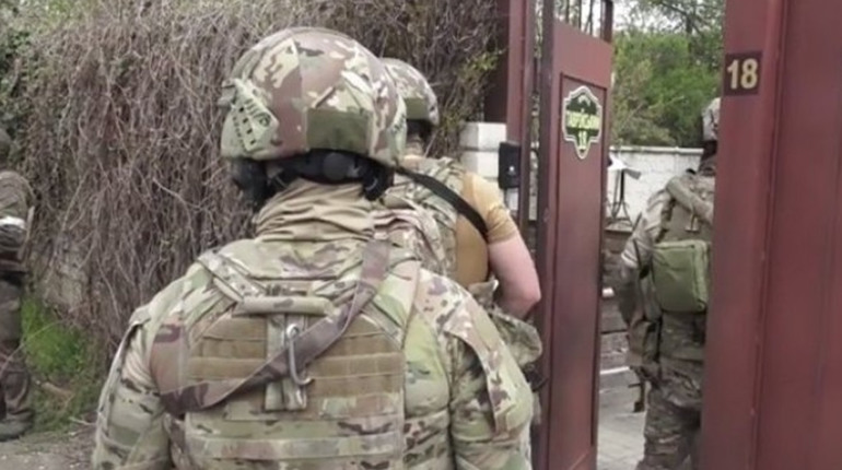 На лівобережжі Херсонщини російські військові влаштували "перепис" під дулами автоматів