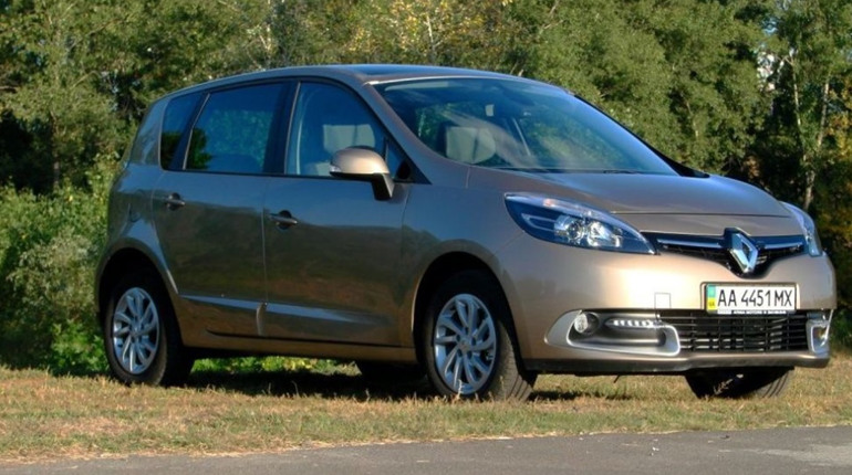 Renault Scenic, просторный автомобиль класса K