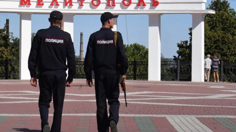 Росіяни вивозять банківські архіви з тимчасово окупованого Мелітополя. Готуються до втечі