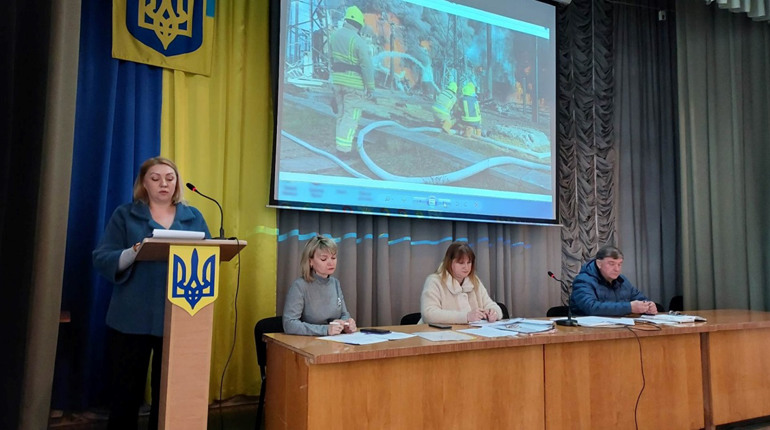 Із позачергової сесії Первомайської районної ради: нотатки журналістки-депутатки