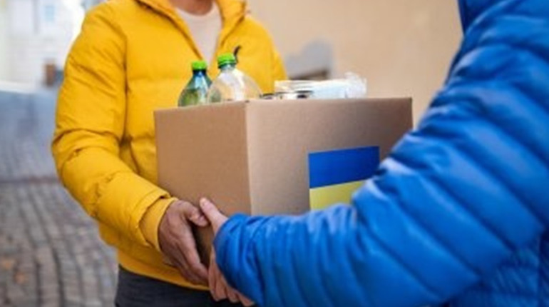 Мешканці Конотопу 2 травня можуть отримати гуманітарну допомогу. Кому видаватимуть