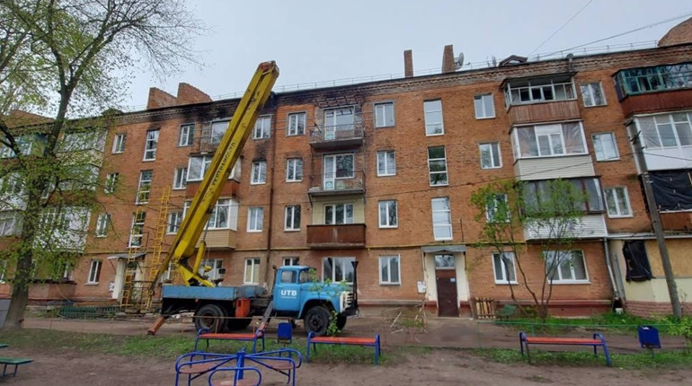 В Чернігові завершується ремонт будинків, пошкоджених бойовими діями. Скільки будівель відновили