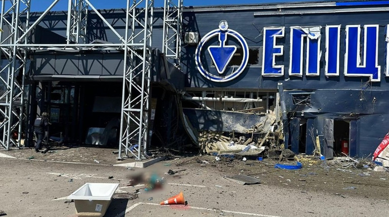 Армія рф обстріла "Епіцентр" в Херсоні, є загиблі та поранені