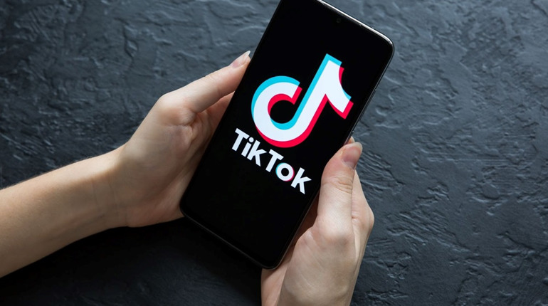 Одеситка розповідала у TikTok, що чекає на путіна і готова терпіти війну: тепер чекає суду