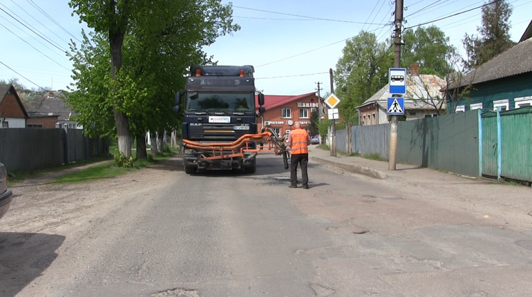 У Тростянці за майже 600 000 грн проведуть ямковий ремонт доріг: яка ситуація зі шляхами у села