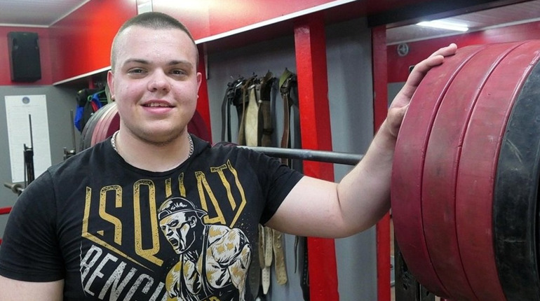 Вихованець глухівського клубу «Гармонія» Марк Долженко став Чемпіоном Європи з пауерліфтингу