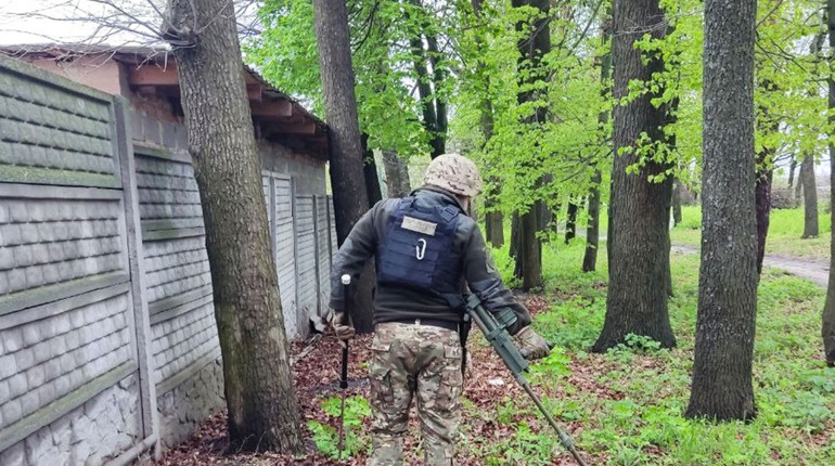 Поліцейські Полтавщини працюють над розмінуванням сусідньої області