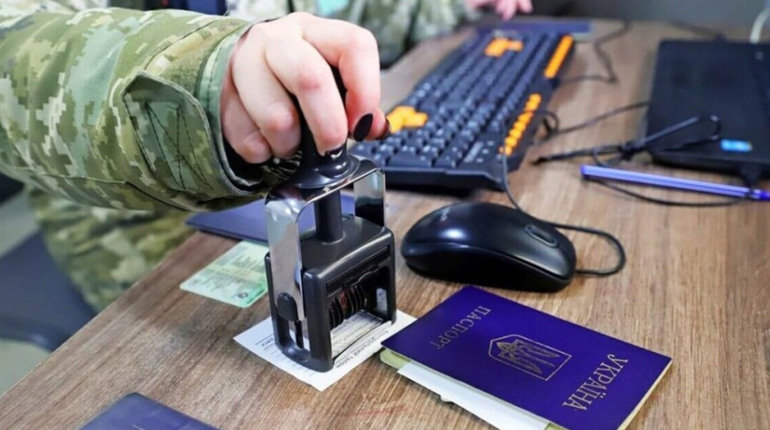 У Калуші на 80 тис. грн оштрафували жінку, яка “купила” інвалідність, щоб вивезти сина закордон