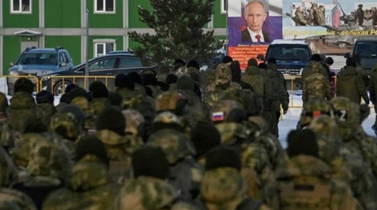 Всіх заганяють у "зону". На окупованій Луганщині формують спецтабори для чоловіків призовного віку