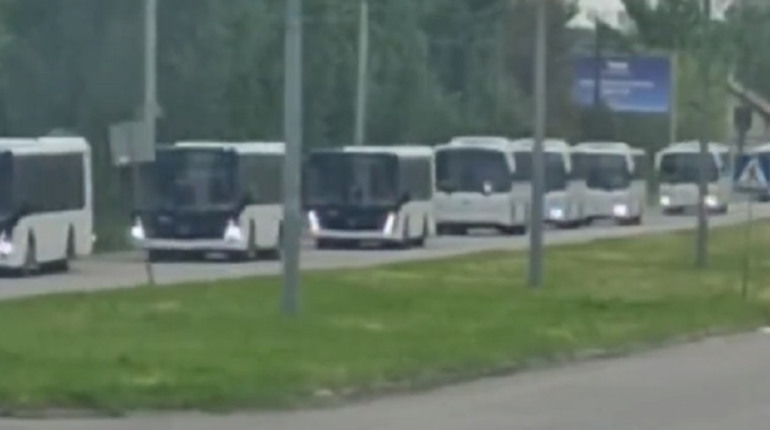 Військові РФ вивозять мешканців ТОТ до Бердянська, щоб потім прикритися "живим щитом"