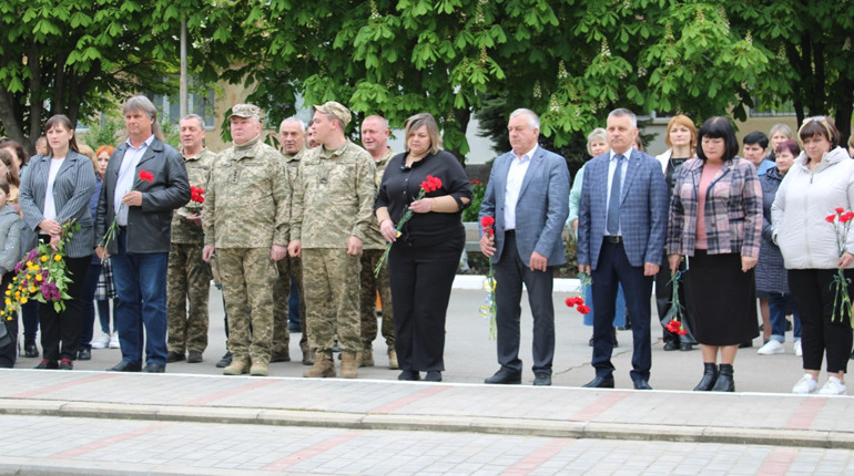 В Захарівській громаді День пам'яті та примирення відзначили покладанням квітів і мітингом-реквіємом