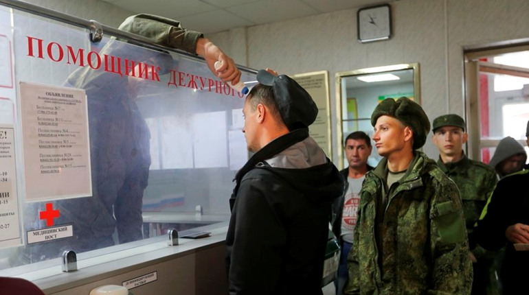 На Луганщині окупанти "перезапускають" свої військкомати. Навіщо міняють шило на мило