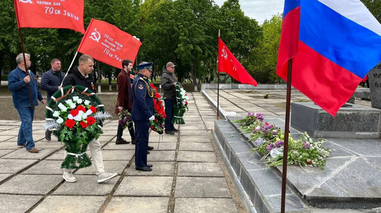 “Побєдобєсіє” колаборантів на Сірогозщині: автопробіг, мітинг, хода з прапорами, ще чимало цікавого