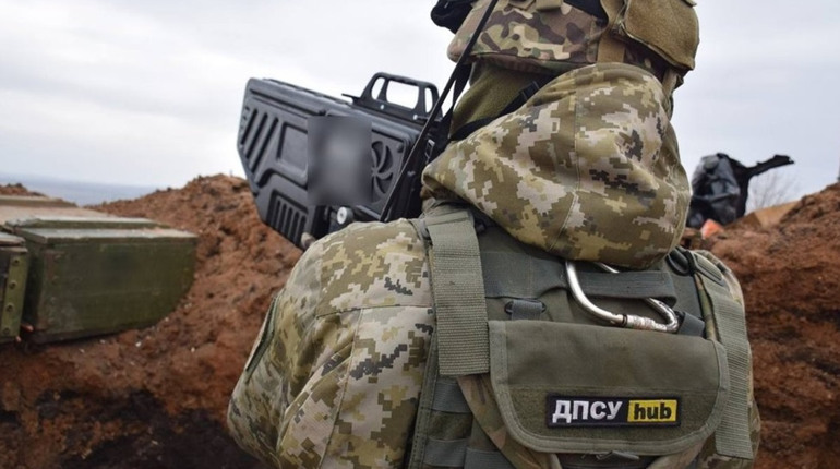 У Бахмуті прикордонники за допомогою антидронових рушниць "приземлили" 4 ворожі БпЛА
