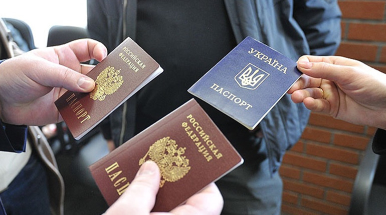 Російські загарбники назвали дату, коли хочуть завершити примусову паспортизацію на Херсонщині