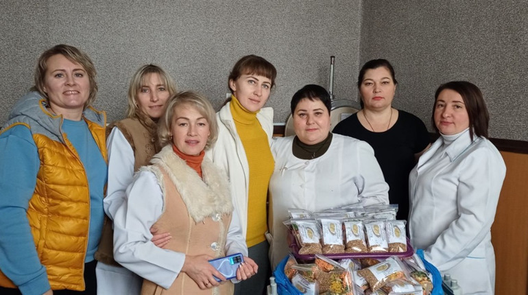 «На лабораторних вагах важимо спагеті»: як у гадяцькій лабораторії готують сухі супи для військових