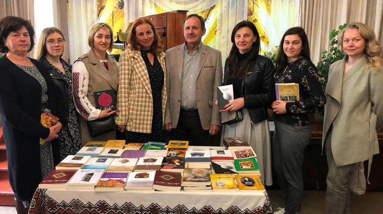 Відомий письменник Закарпаття провів творчу зустріч у Рахові