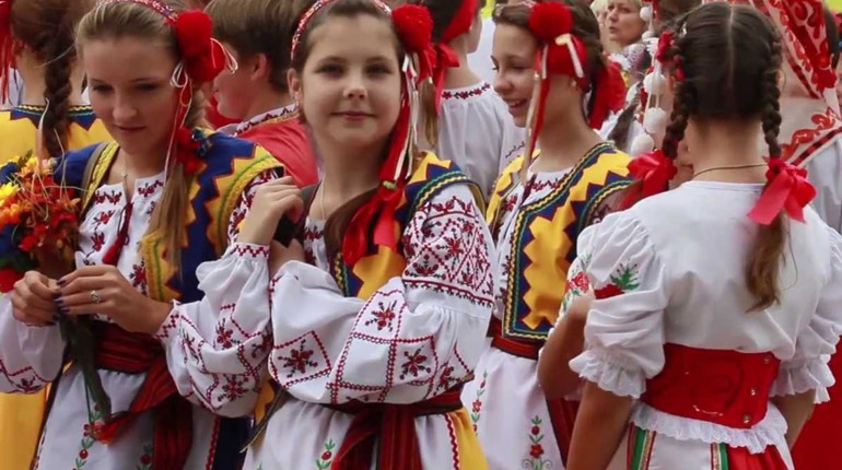 Як у Рахові святкуватимуть День вишиванки 18 травня: програма заходів