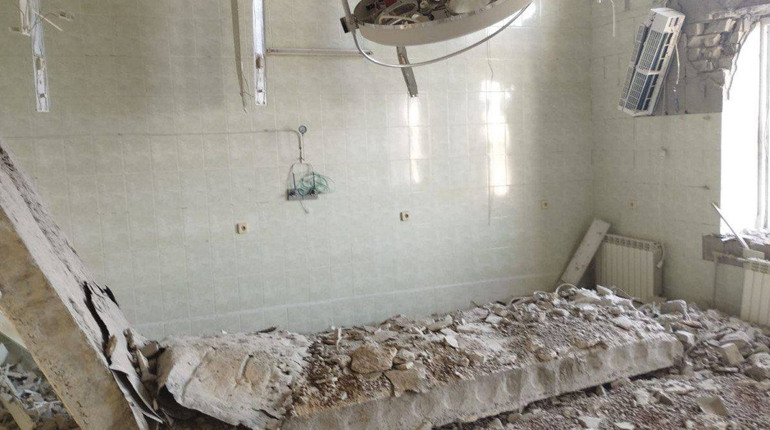 На Херсонщині окупанти обстріляли житлові квартали та лікарню. Семеро людей постраждали