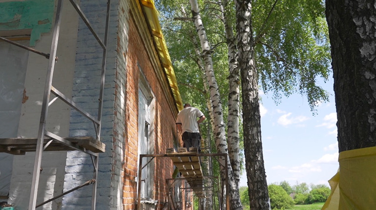 У школі в Солдатському почали міняти дах: благодійники дали на ремонт 45 000 євро