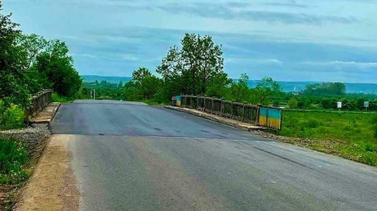 У Калуші частково відремонтували дві дороги, що ведуть за місто