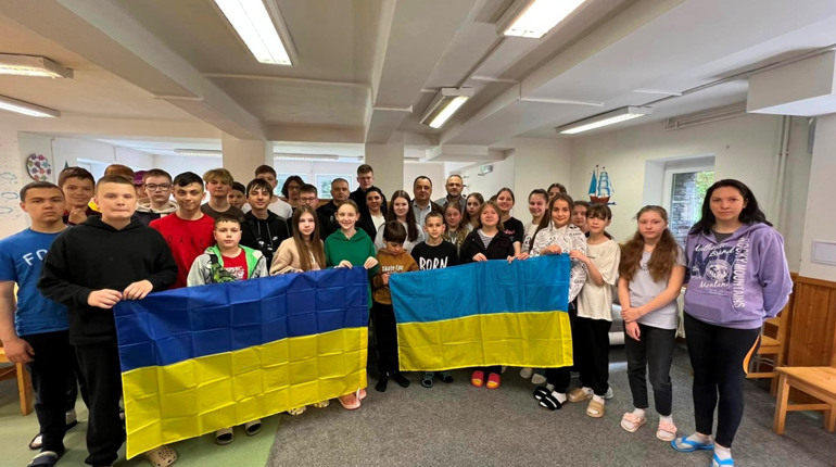 Діти військових Закарпатської бригади поїхали на оздоровлення у Чехію