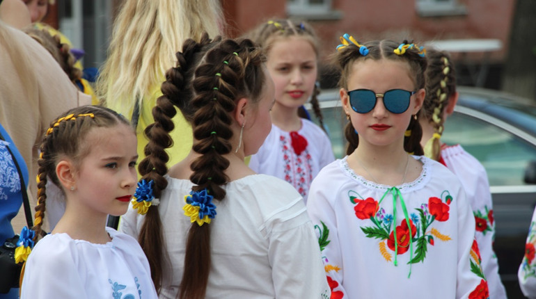 Вишиванка на вулицях Гадяча. Фоторепортаж із флешмобу