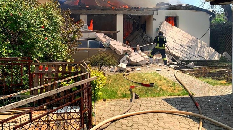 Троє загиблих та вісім поранених. Російські окупанти продовжують обстрілювати Херсонщину