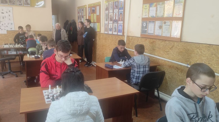 У Старокостянтинові грали в шахи: хто переміг у змаганнях ДЮСШ